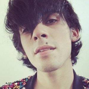 Andrew Velasquez from Crown The Empire  Crown the empire, Velásquez, Emo  bands